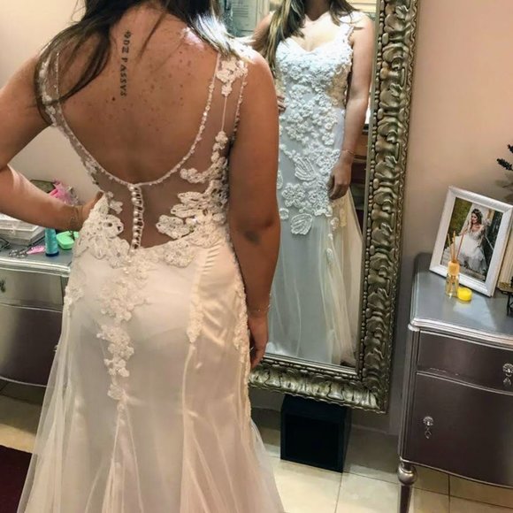 Wedding Dress - Picture 3 of 4
